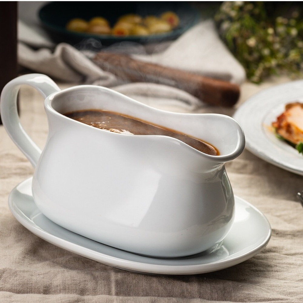 PC Canada President’s Choice Ceramic Widemouth Gravy Boat & Saucer, White. 17oz